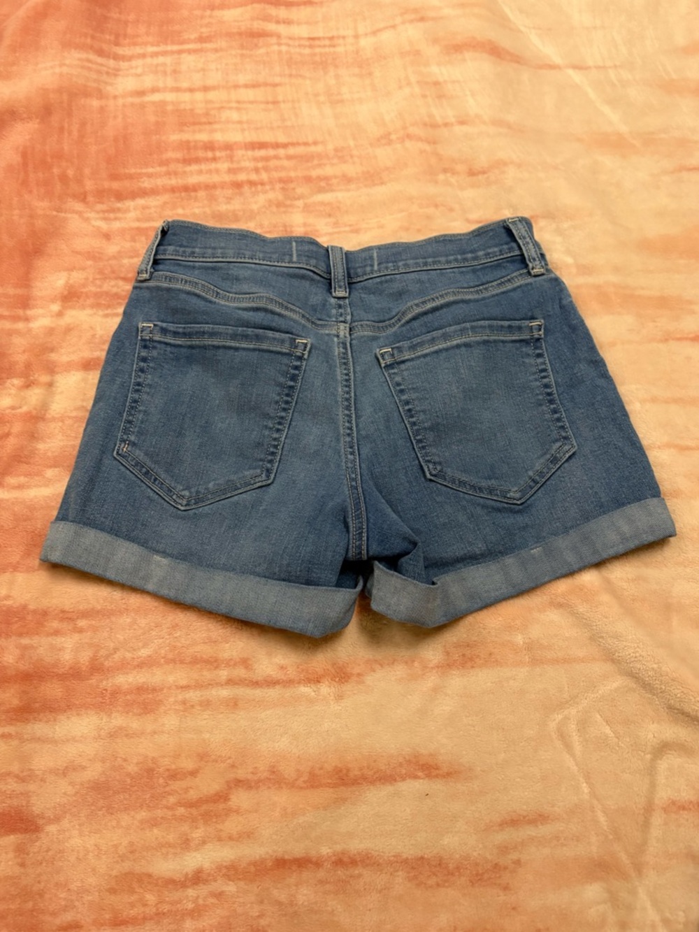 Lot of 2 Women’s Hollister Jean Shorts - Picture 7 of 7